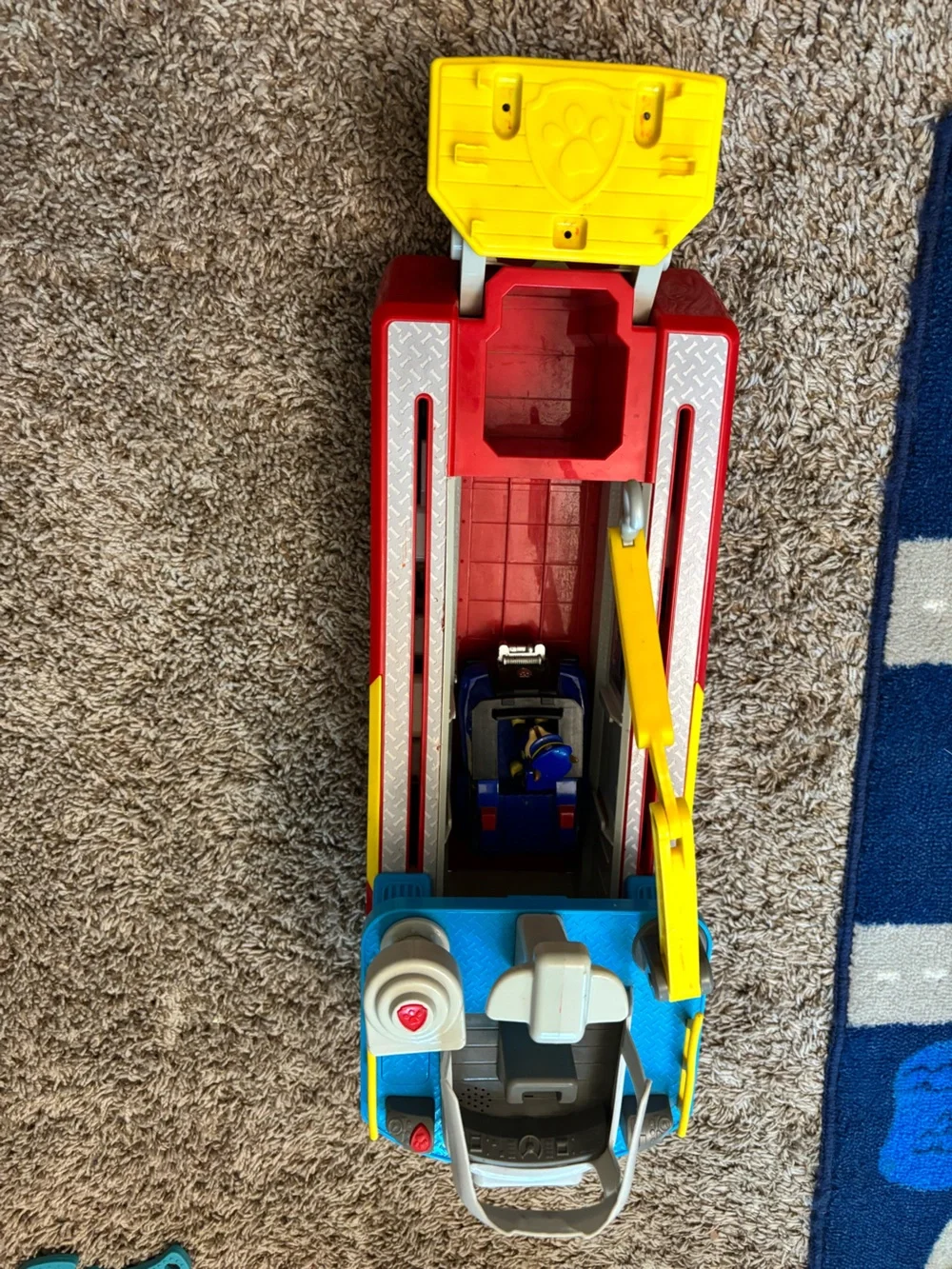 Paw patrol ship& chase with car